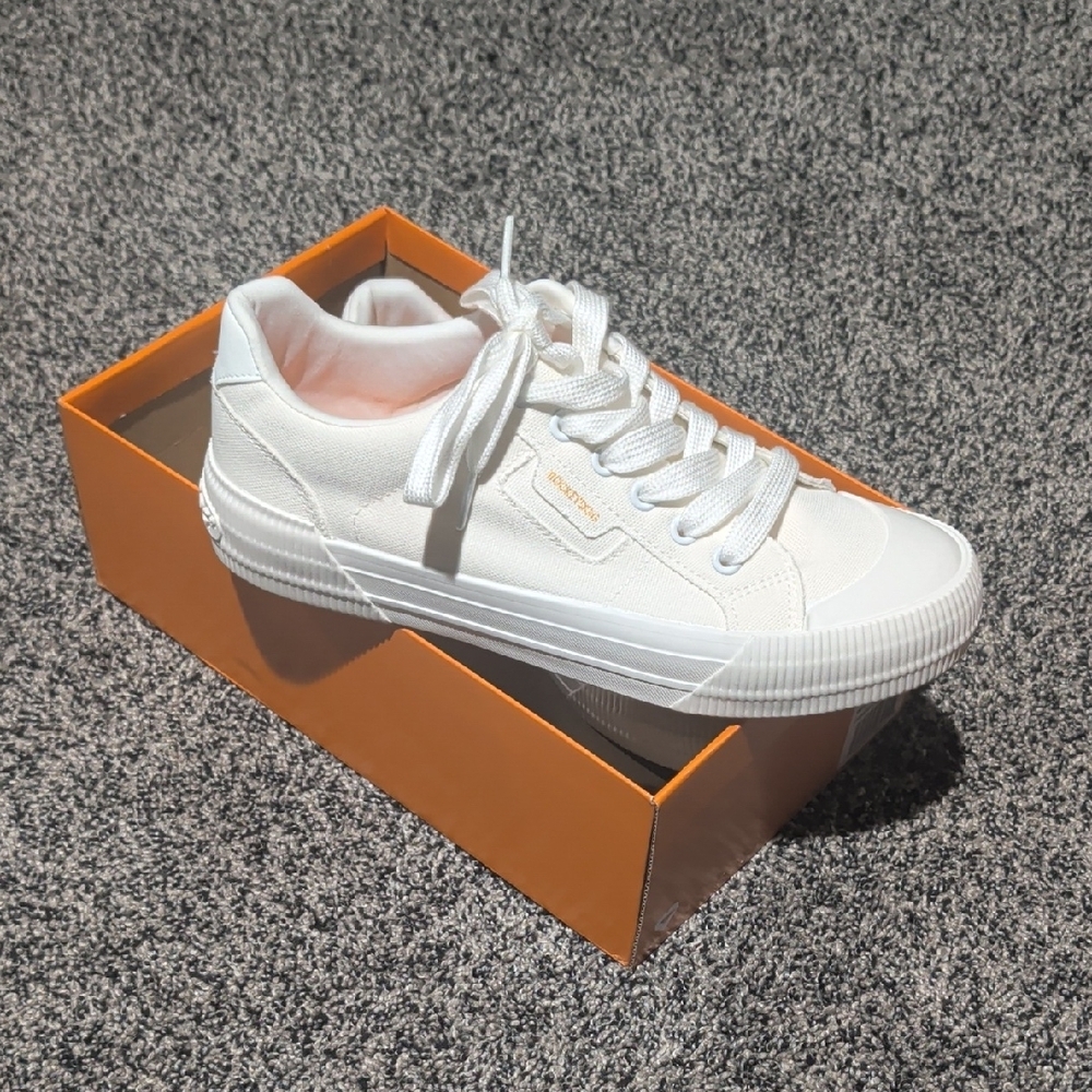 Rocket Dog White Sneakers - Picture 4 of 5